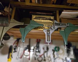 Many tools!!  Clamps