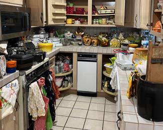 Thus kitchen is packed 