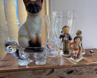 Large Goebel Siamese Cat