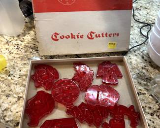 HRM Vintage Red Plastic Cookie Cutters Christmas Tree Snowman Santa Reindeer