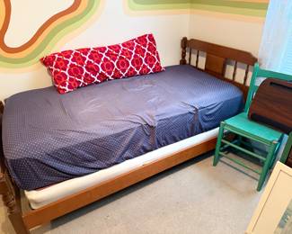 Twin Bed with Mattress & Boxspring