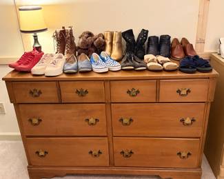 Dresser & Ladies Shoes