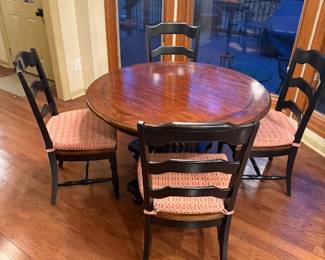 Round Dining Table with 4 Chairs + 1 Leaf