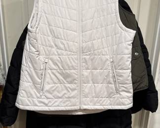 Womens Tops & Jackets 