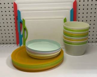 Cutting Boards, Plastic Plates & Bowls