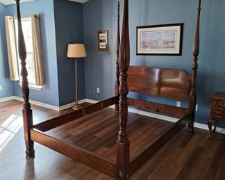 Mahogany high post bed. (no bedding)