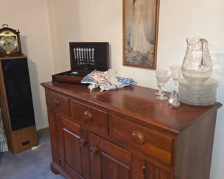 Buffet cabinet