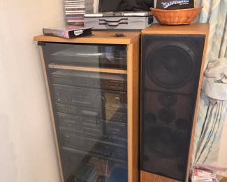 Pioneer stereo system w/2 speakers