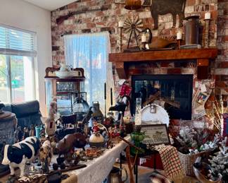 WELCOME TO OUR CHIC FARMHOUSE!