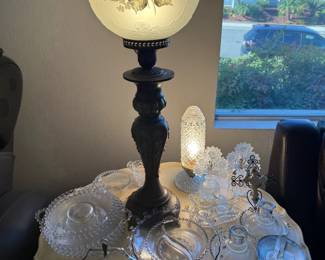 VICTORIAN HURRICANE LAMP - BEAUTY