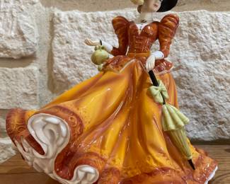 WONDERFUL HARD TO FIND ROYAL DAULTON LADIES HAVE MANY !!