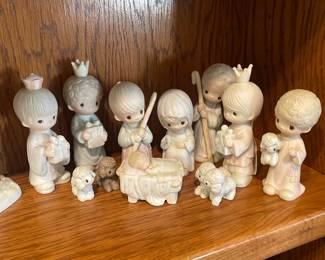 PRECIOUS MOMENTS NATIVITY