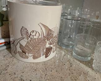 VINTAGE /RETRO ICE BUCKET 