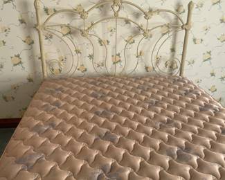 FULL WROUGHT IRON BED