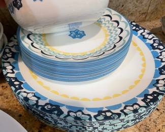 AS NEW CORELLE SET
