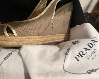 PRADA LADIES SHOES W/ BOX AND SLEEPER 