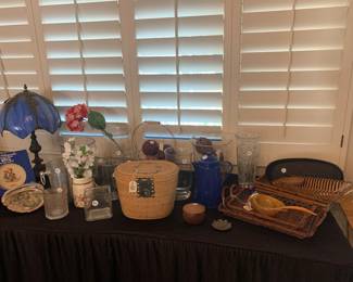 Stained glass lamp
Japanese tea set in a basket
Hummel plate
Vases and baskets