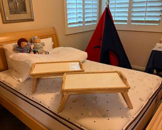 Full bed mattress and sleigh headboard.
Trays and cabbage patch dolls