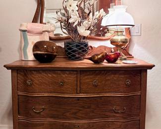 Vintage vanity dresser