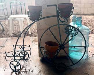 Metal bike pot holder