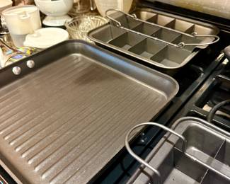 Pans and bakeware