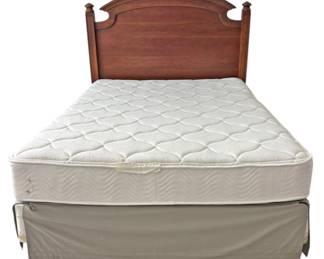 Broyhill Queen Bed 