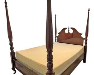 Thomasville Queen Poster Bed and Step 