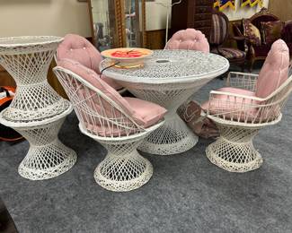 Russell Woodard spun fiberglass patio set