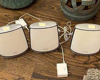 ORBI ENHANCED WI-FI ROUTER SYSTEM WITH HOST Sender and 2 receivers