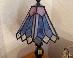 Small Stained Glass desk or end Table lamp