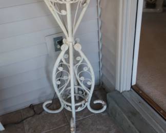 wicker plant  stand