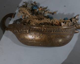 ship  shaped  planter