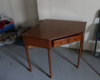 corner table