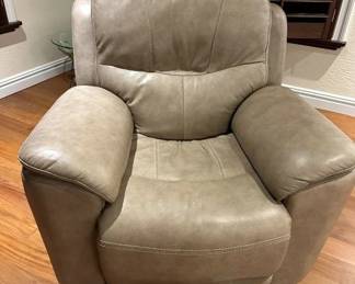 Recliner-Electric recline, headrest and lumbar support $150 or OBO