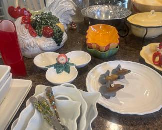 How perfect is that plate with the three mice.