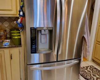 LG 24 cubic ft Refrigerator and Freezer 