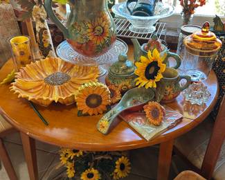 Sunflower decor, drop leaf breakfast table with 4 chairs