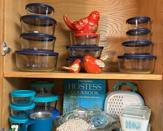 Vintage Pyrex with lids