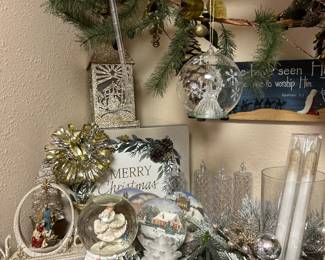 Various Christmas decor