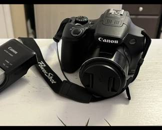 Canon Powershot SX60HS full HD 65X optical zoom with battery and charger