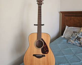 Yamaha FG700S Acoustic Guitar