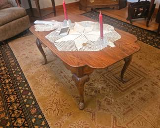 Upper level living room, no rug available