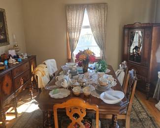 dining room suite for sale also, sorry , no rug