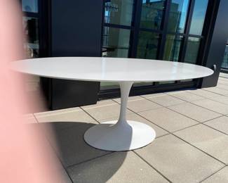 Saarinen Outdoor Dining Table designed by Eero Saarienen. Manufactured by Knoll Studio. DWR retail price: $8,576.00
Color: White