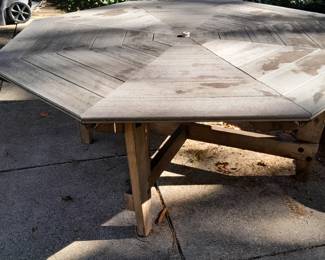 Picnic table
