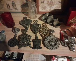Cast iron trivets
