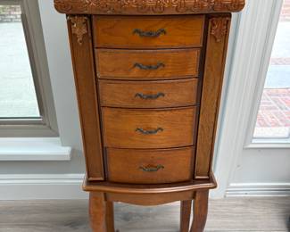 Standing Jewelry Case