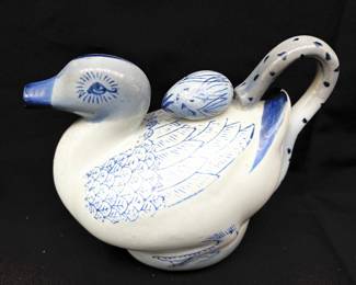 Blue and white duck China teapot