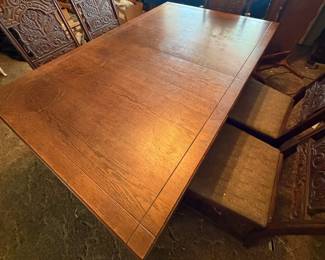 Vintage solid wood dinning table w 6 chairs