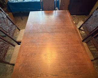 Vintage solid wood dinning table w 6 chairs